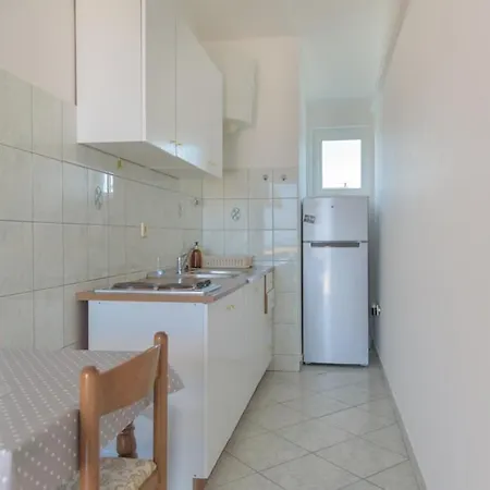 Rasin Apartments * Pakoštane