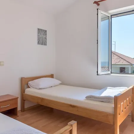 Rasin Apartments * Pakoštane