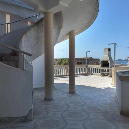 Rasin Apartments Apartment *