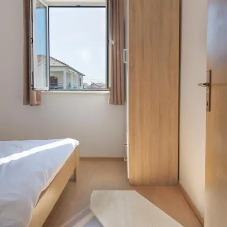 Apartment Rasin Apartments Pakoštane