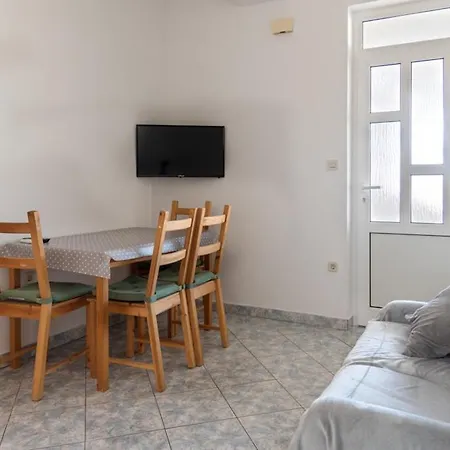 Rasin Apartments Pakoštane