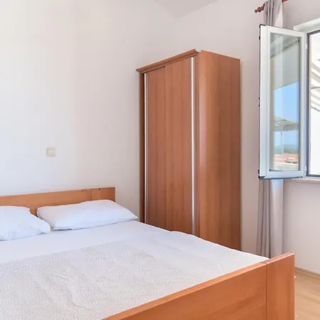 Rasin Apartments