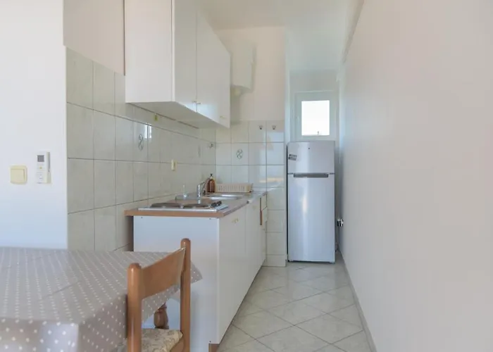 Rasin Apartments * Pakoštane