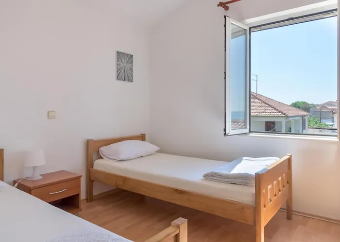 Rasin Apartments * Pakoštane